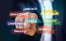 処理から分析・説明、業務設計へ：経理人材育成とキャリア戦略